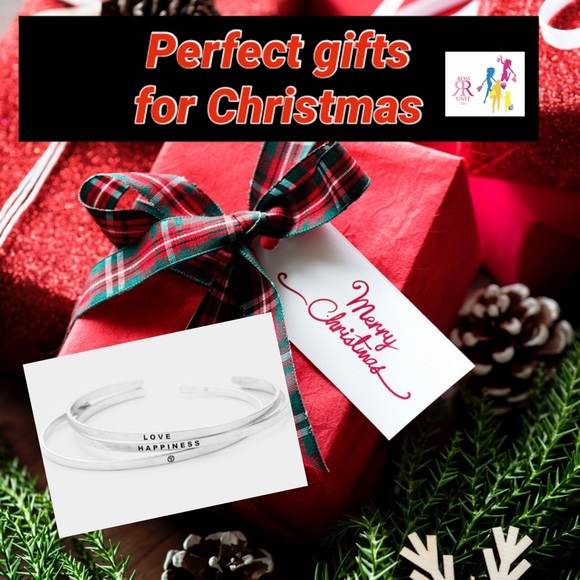 3/$30 Love Happiness Peace Bracelet Set - Picture 2 of 3